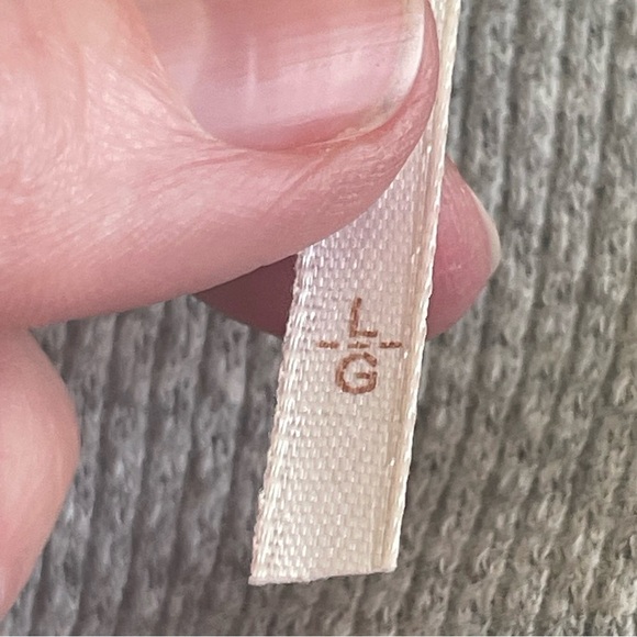 Free People In The Mix Cuff Top Jersey style Gray Large fits Small - Picture 9 of 14